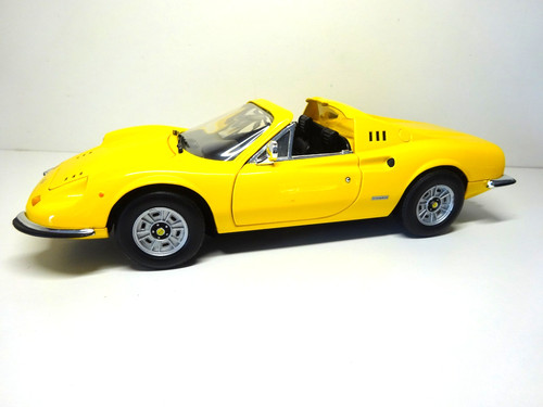 Hot wheels ferrari - 1:18,,