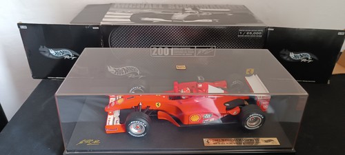 Hot wheels ferrari f2001 - 1/18,