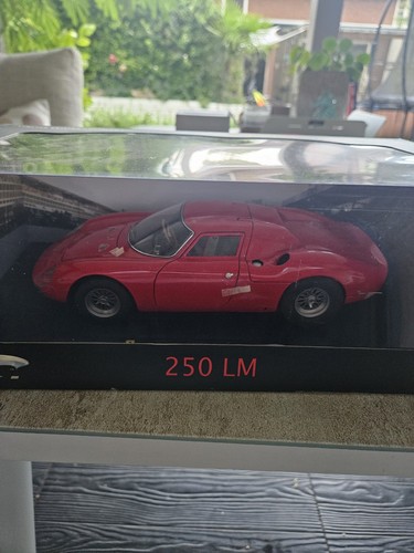 Hot wheels elite ferrari - 1:18,