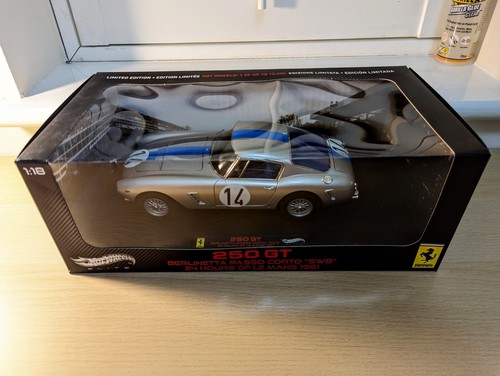 Hot wheels elite ferrari - hot,