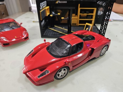 Hot wheels ferrari enzo - hot,